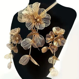 Kate Middleton Famous Cascading Floral Necklace&Earrings Set